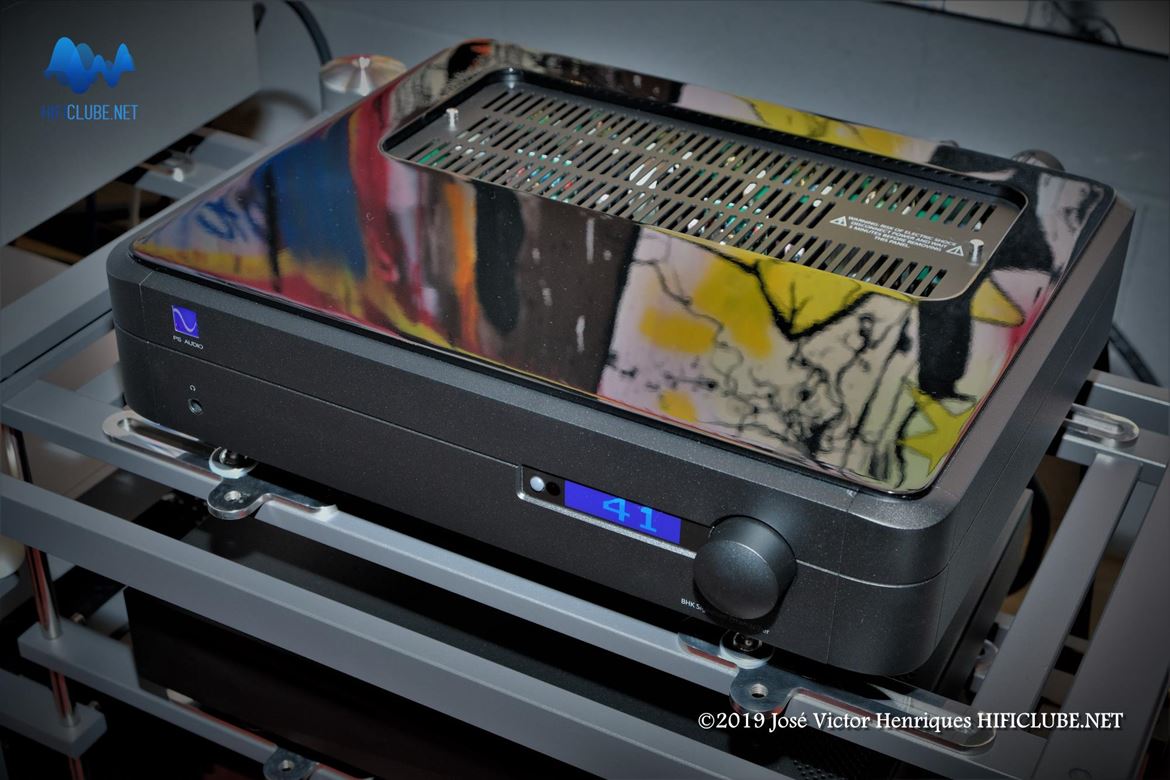PS Audio BHK Signature preamplifier