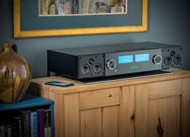 RS200 Lifestyle Music no grilles[27814].jpg