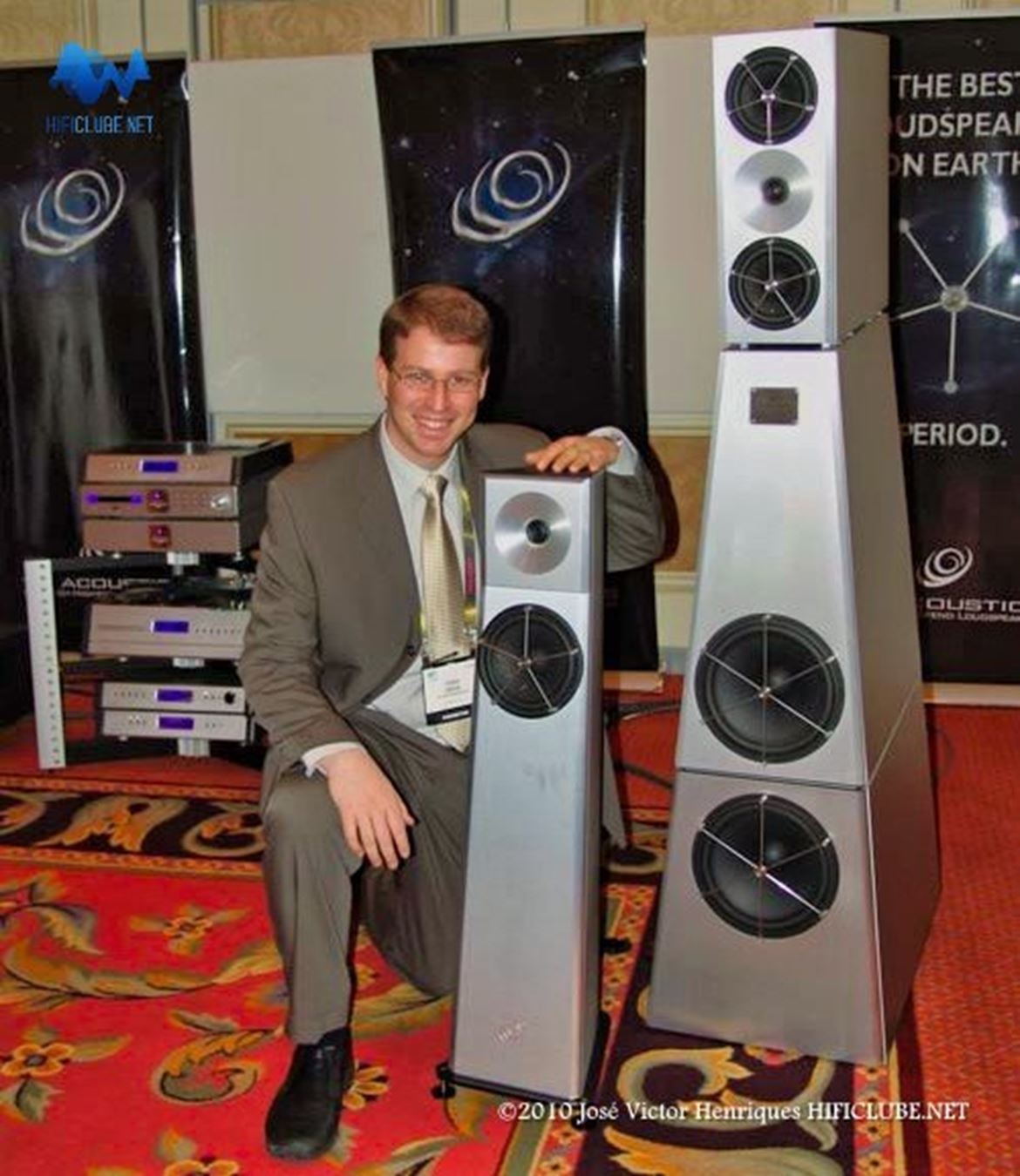 Yoav Geva, em Las Vegas, CES 2010, na estreia mundial das YG Acoustics Carmel