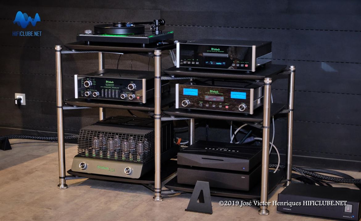 •	Streamer/Server – Innuos Statement •	Gira-discos – McIntosh MT2 •	Transporte – McIntosh MCT450 •	Conversor – McIntosh D1100 •	Pré – McIntosh C70 70th Anniversary •	Power – McIntosh MC2152 70th Anniversary