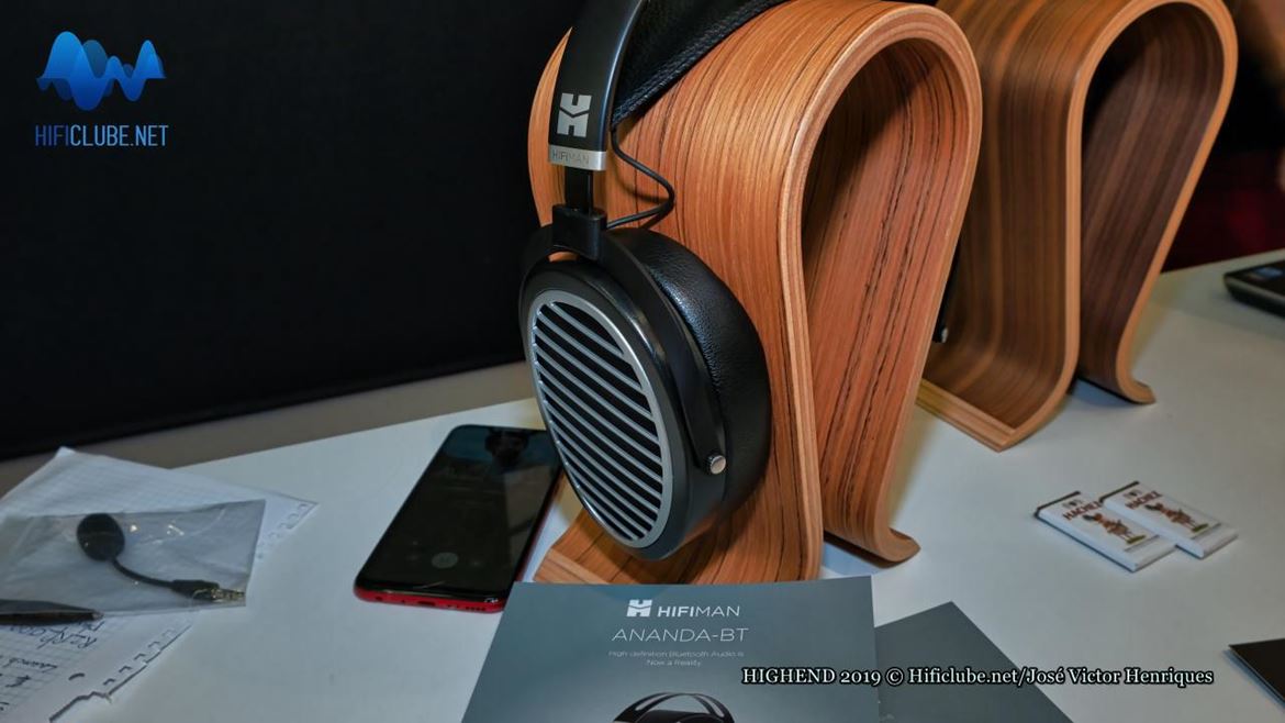 Hifiman Ananda BT, pronto para Bluetooth (96/24)- e vem com microfone...o highend a responder ao mercado de massas...