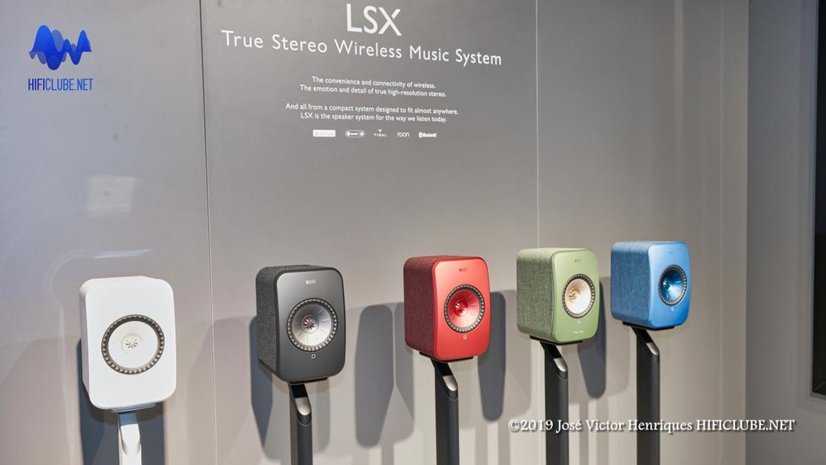 KEF LSX, uma coluna activa sem fios moderna acessível e com design apelativo.