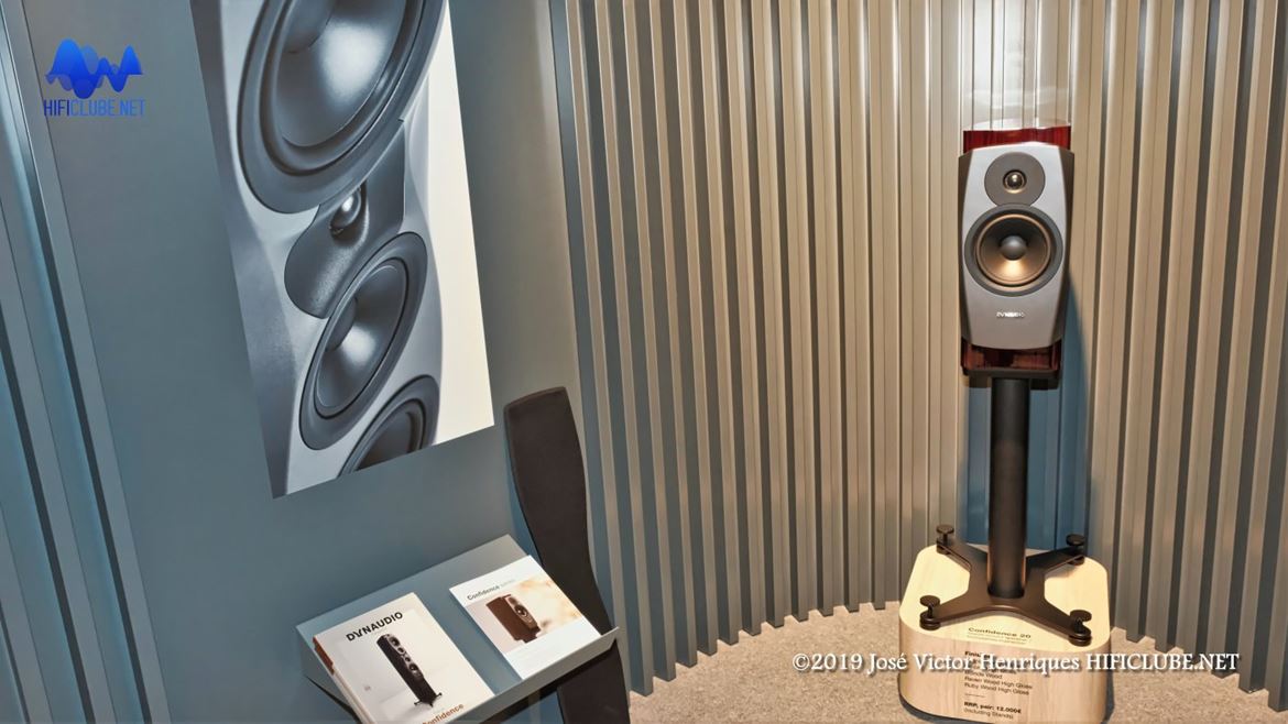 Nova Confidence Series foi a escolhida para comemorar os 40 anos da Dynaudio, tendo sido toda remodelada. Aqui o modelo de suporte Confidence 20 (12.000€)