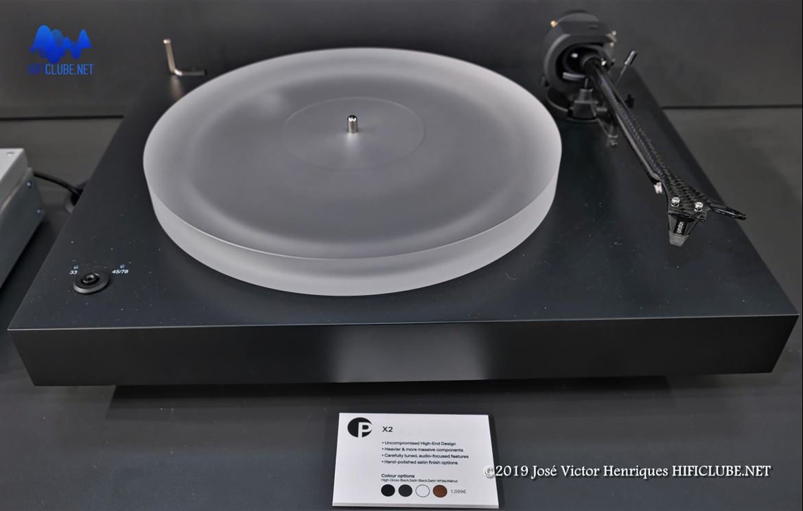 Pro-Ject X2, novo modelo com mais massa.