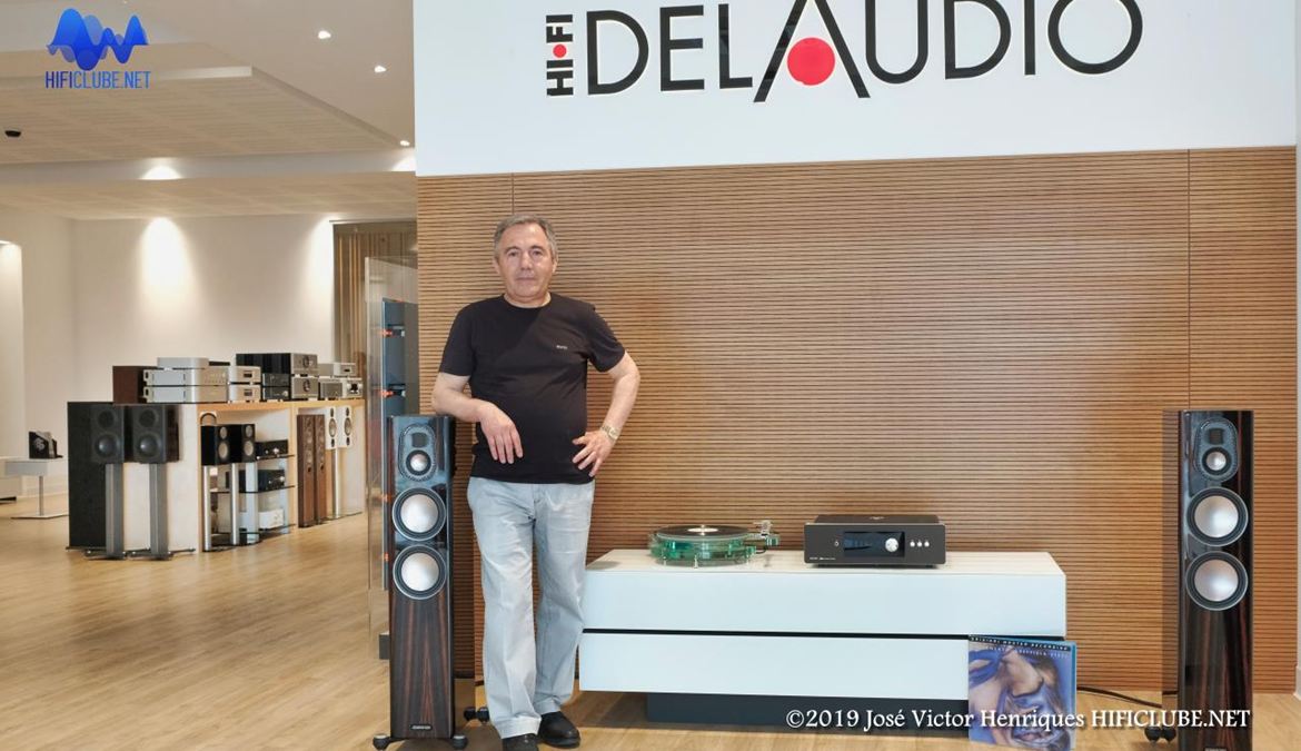 Delaudio - Delfin Yañez recebe os amigos.jpg