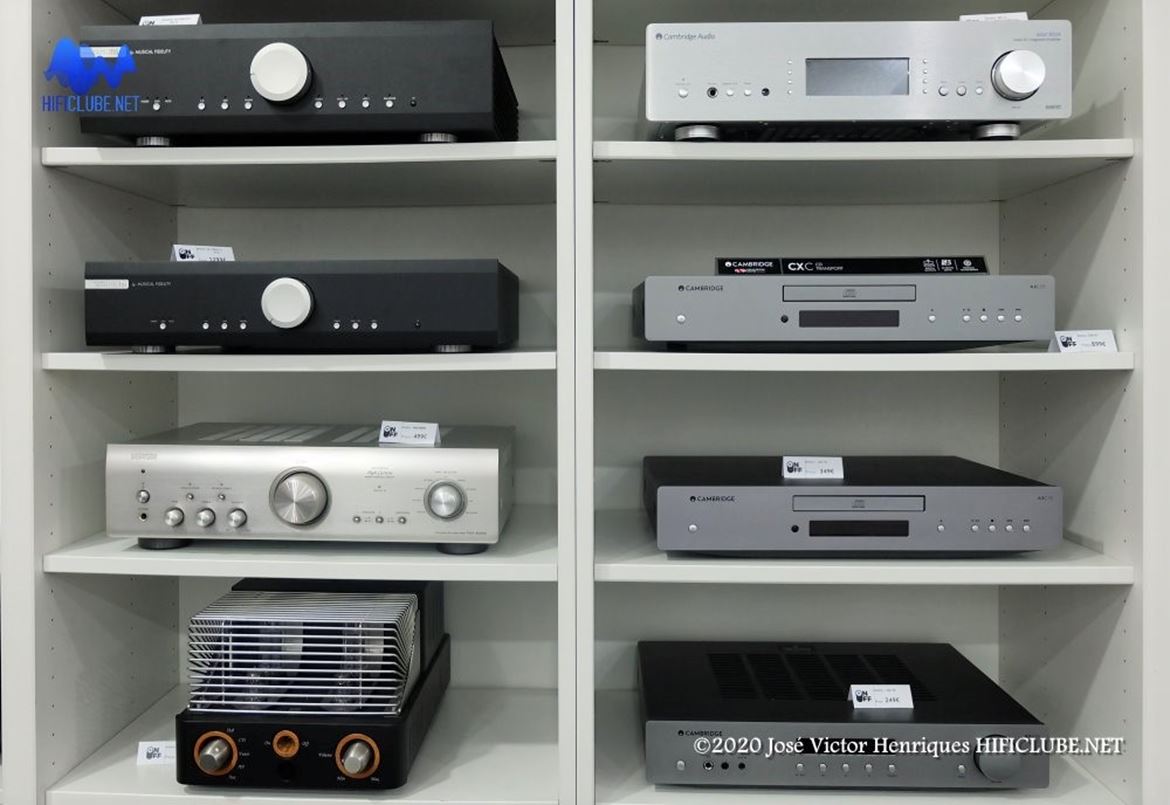 Uma coleção de amplificadores acessíveis da: Cambridge, Denon, Musical Fidelity e Unison Research (válvulas).