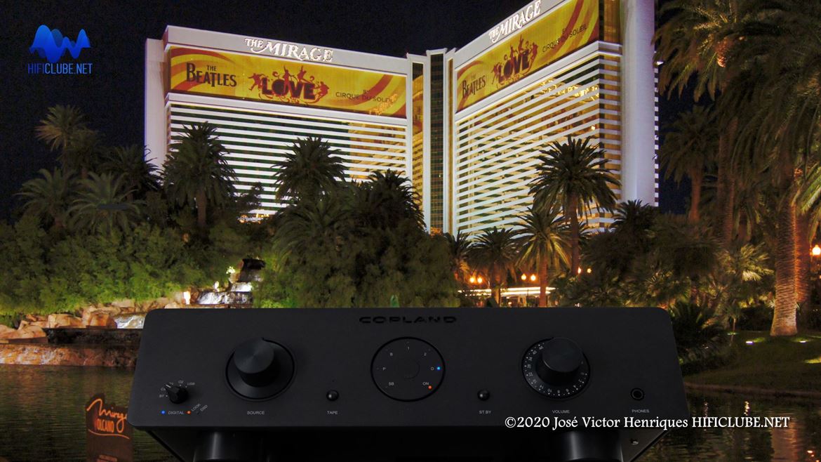 Ouvir o álbum 'Love' (não o de Nat King Cole, mas o dos Beatles) com a banda sonora do espectáculo do mesmo nome a que assisti no Mirage de Las Vegas, trouxe-me boas recordações acústicas.