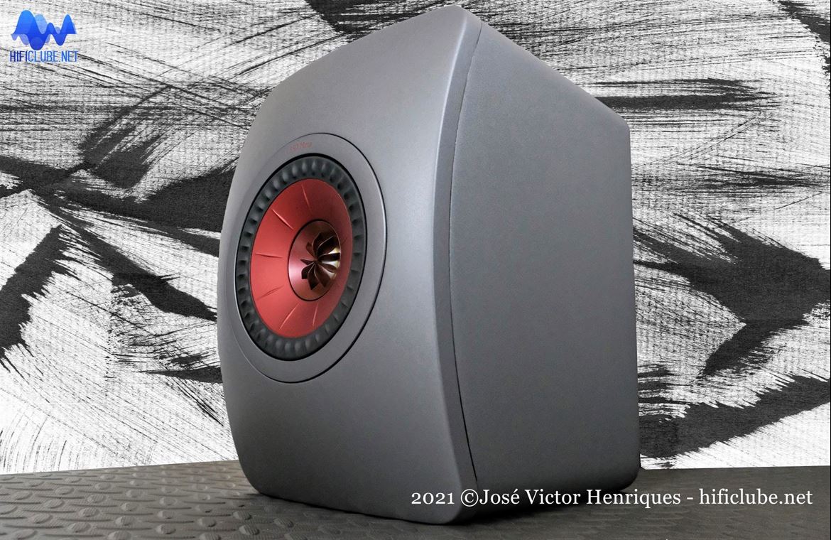 EISA 2021 - 2022 : Standmount Loudspeakers - KEF LS50 Meta