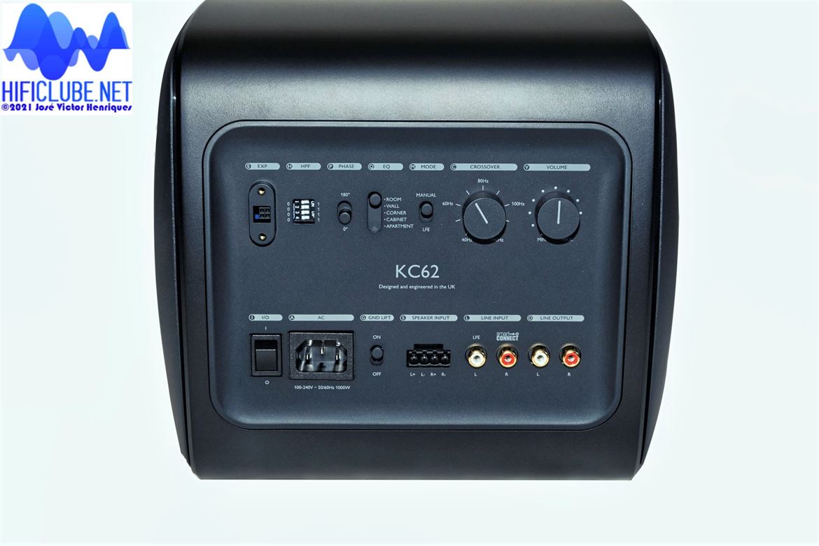 O painel de comandos do KC62 tem tudo o que precisa para o casar bem com as KEF LS50.