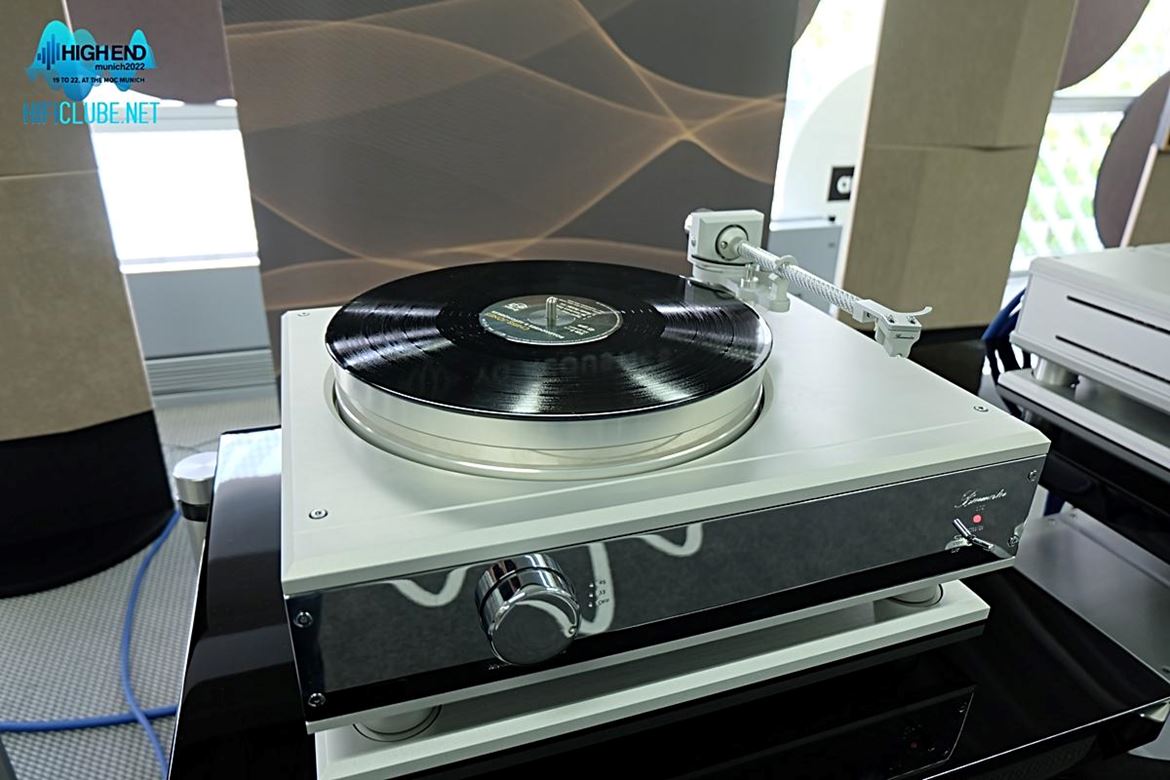 High End 2022 _Burmester turntable