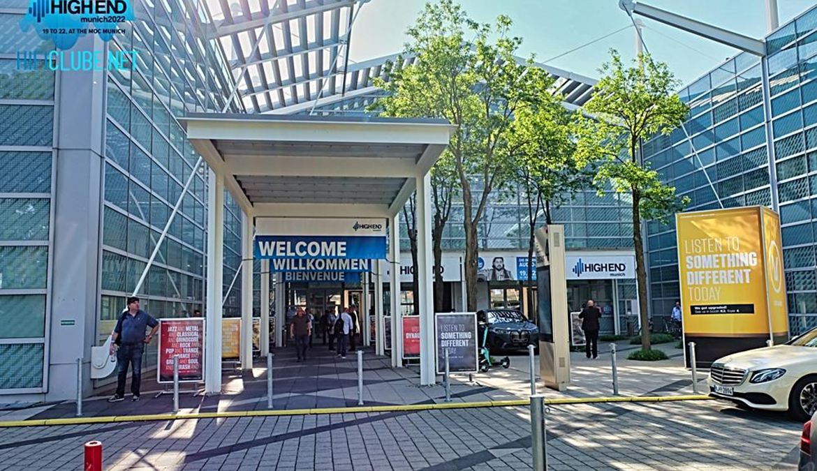 High End 2022_Entrance.jpg