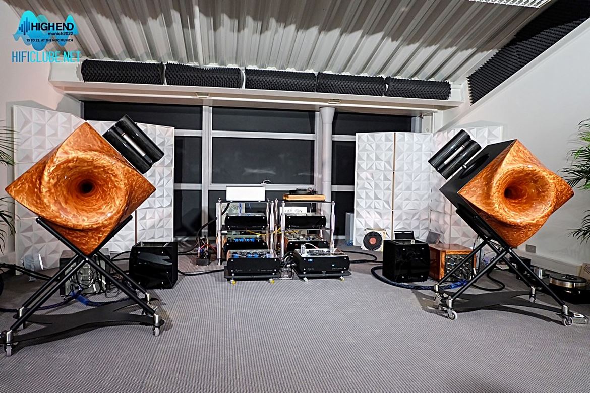 The incredible Aries Cerat Aurora loudspeakers