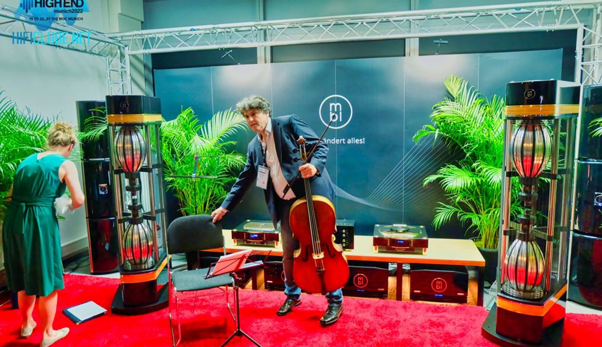 High End 2022_AJASOM_live music at mbl.jpg
