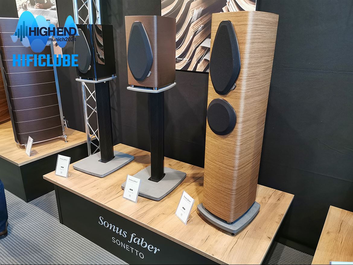 Sonus faber Sonetto 2. Para quem não pode chegar as Stradivari G2 e - muito menos - às incríveis Suprema (em baixo) as série Sonetto 2 satisfazem o desejo de ter umas Sonus faber. Na foto os modelos Sonetto I e II (em suportes) e as Sonetto V (de chão)