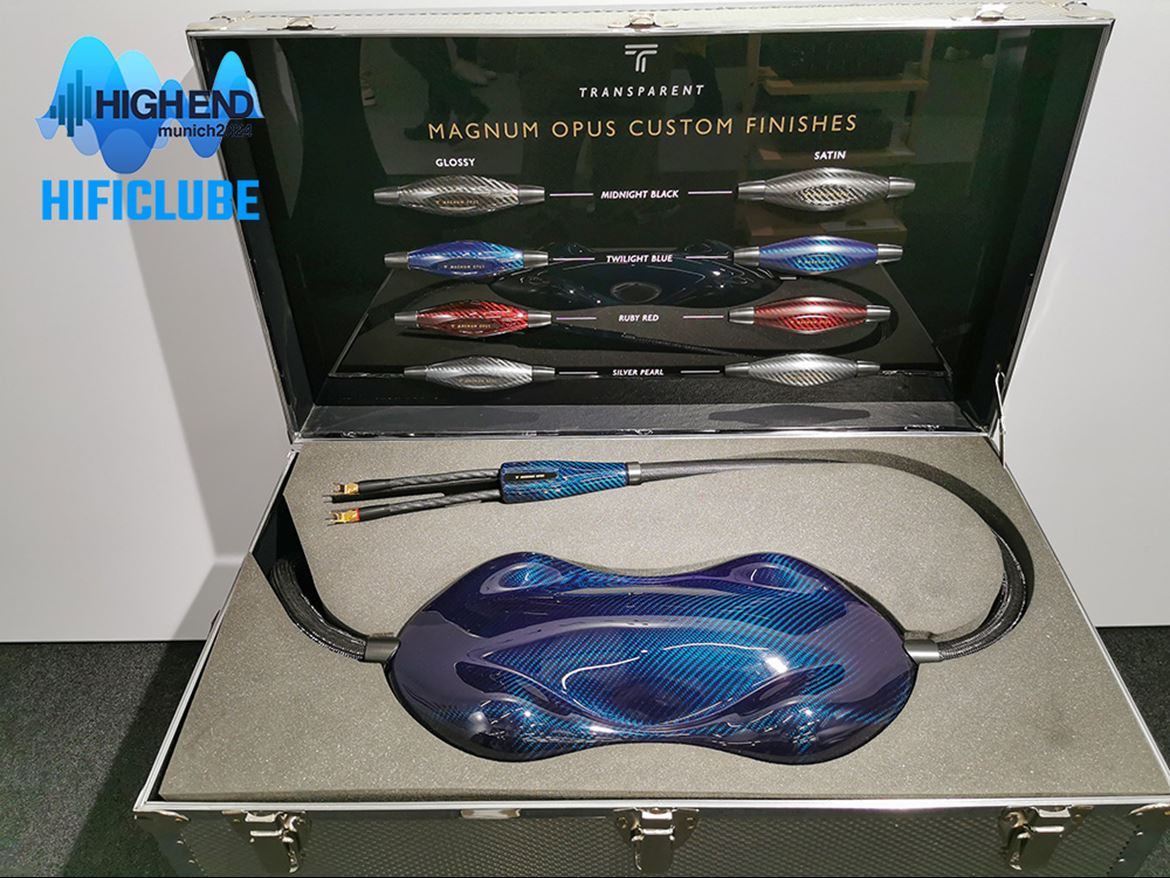 Transparent Audio. Eu sei que os Magnum Opus são muito caros, mas esta cor azul meia-noite é linda!