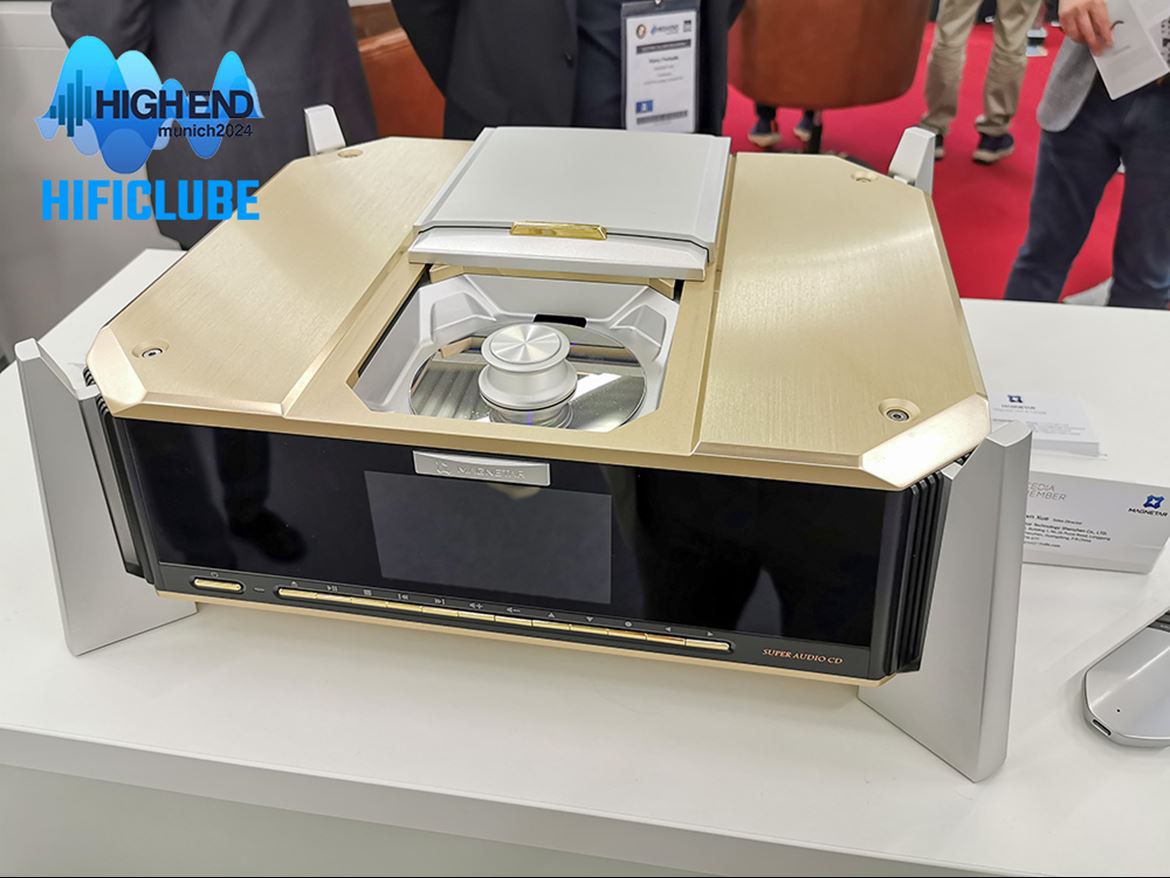 A Magnetar é a versão sofisticada da Oppo, que desapareceu do mercado. Fabrica leitores Universais . O modelo UDP 900 é um faz-tudo com capacidade 4K UHD, Dolby Vision, dts-hd, HDR10+ e saída digital HDMI para SACD. Mas a novidade mesmo era este protótipo de leitor SACD.