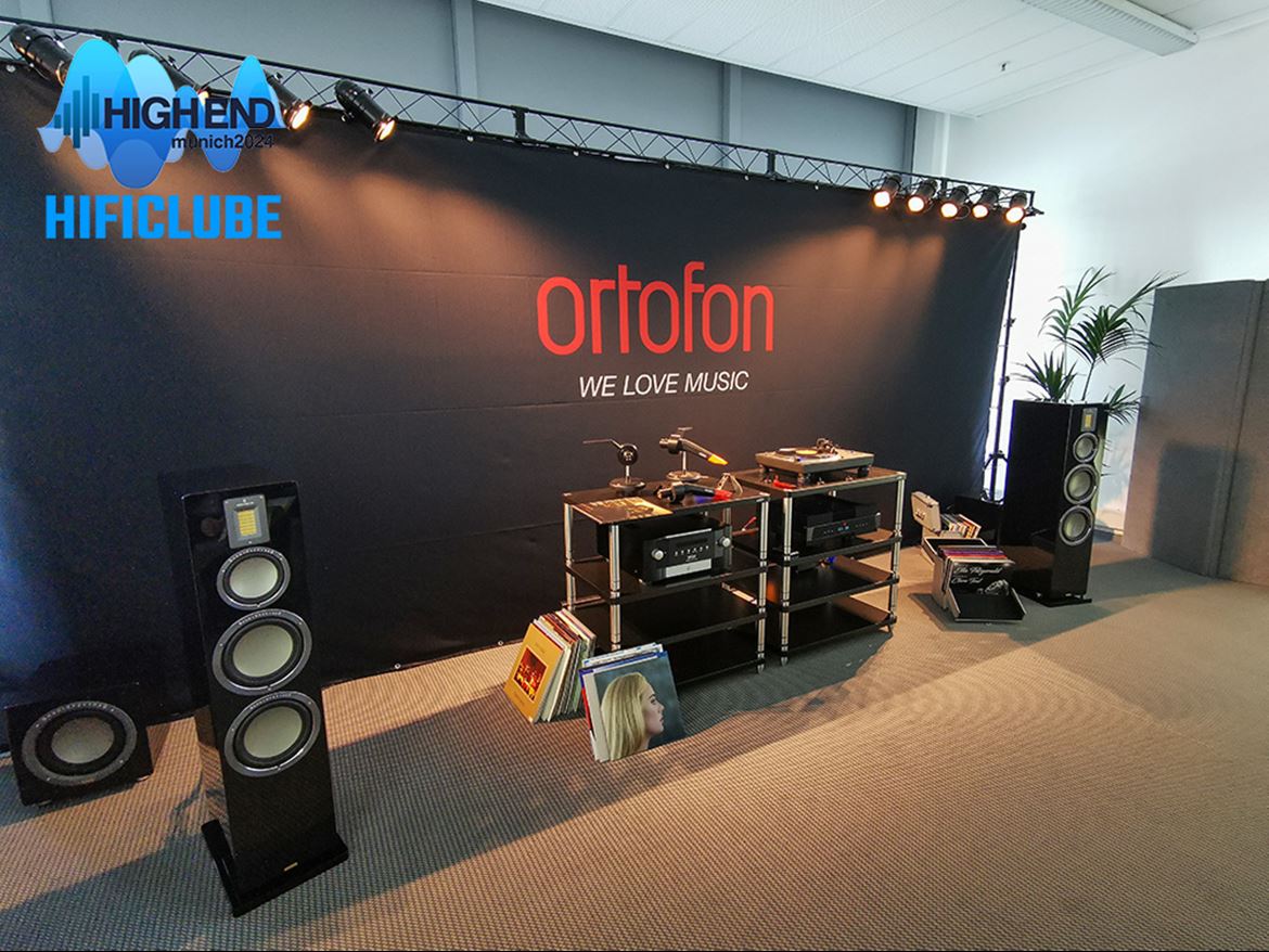 Ortofon. Uma das melhores demonstrações a que já assisti. Montada no braço de um gira-discos da Technics, a agulha de uma célula Ortofon da série Concorde Music ia sendo substituída para tocar um excerto de uma faixa de Adele., começando pela mais barata: da Red, que custa 149 euros à Black, que custa 599 euros) passando pela Blue (na foto em baixo) e pela Bronze., que custa cerca de 399 euros. Pois era nesta última que eu apostava...