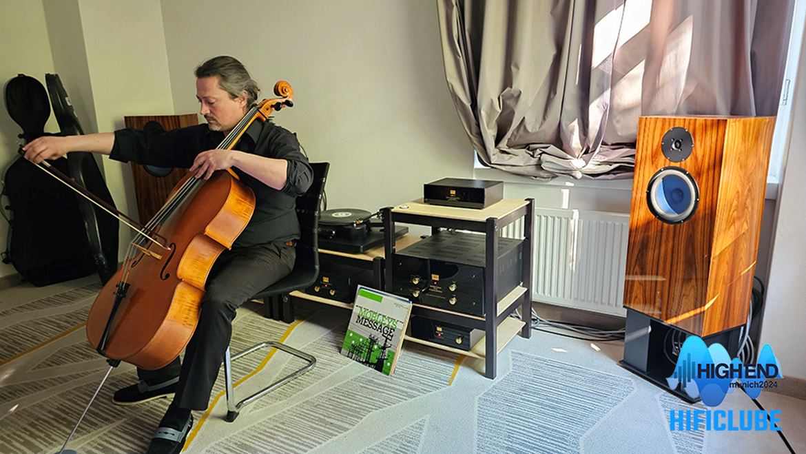 Vincent Bélanger, o violoncelista canadiano, que é há oito anos o Embaixador da Audio Note, atuou ao vivo no Hi-Fi Deluxe.