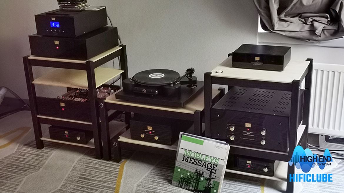 Sistema Audio Note: Colunas ANE-E, Meishu 300B E Line/Phono, TT Three PSU4, CD Three.