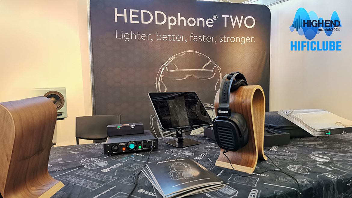 HEDDphone Two. Não é novidade absoluta, porque a Exaudio já os tem disponíveis para audição. Mantêm a fabulosa unida AMT full-range, mas são agora mais pequenos, mais leves e mais resistentes (carbono)