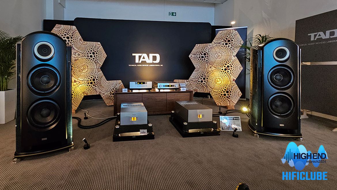 Este ano a TAD Labs optou pelas colunas topo de gama Reference 1TX. Que som, malta! Até no video se percebe isso.