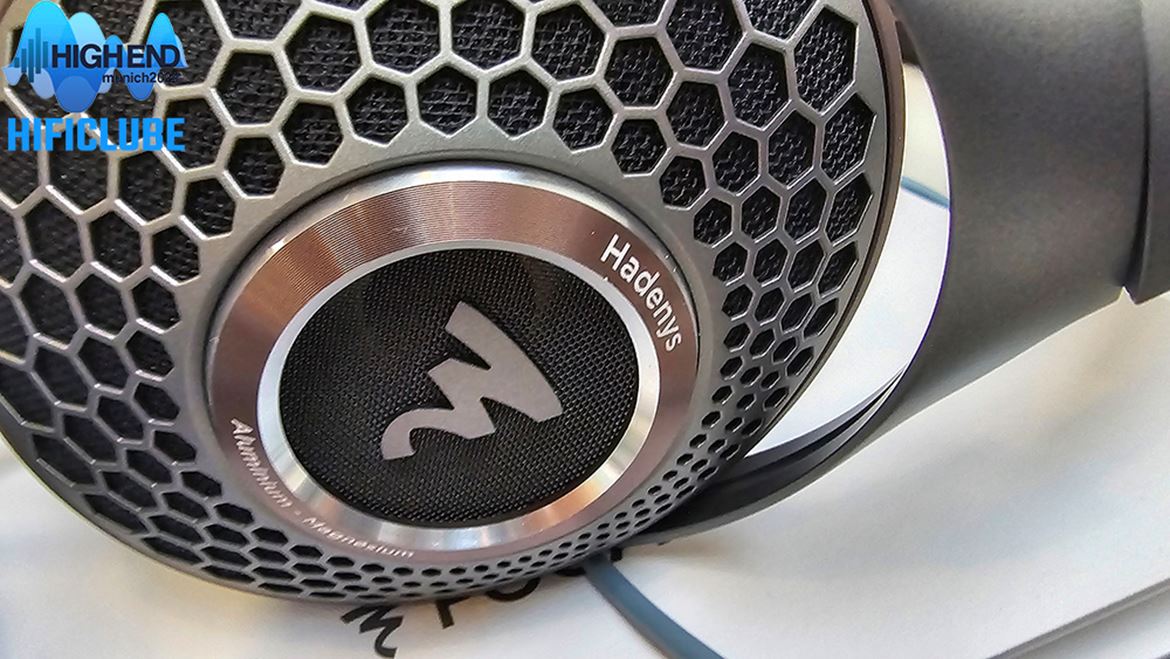 Focal Hadenys são fornecidos com bolsa de transporte, com cabo terminado com jack de 1,8mm e adaptador para 6,3mm. O preço previsto é de €699.