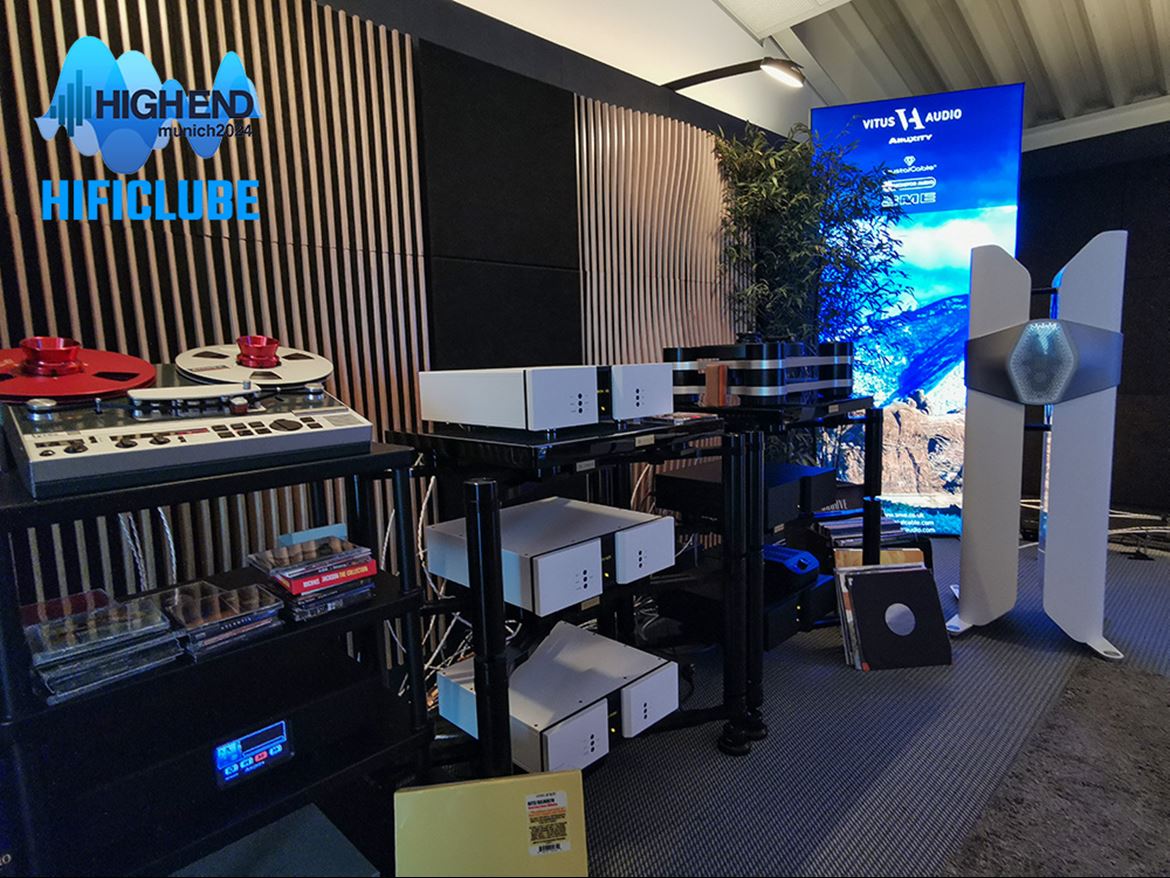 No High End 2024, as Hyphn foram alimentadas por eletrónica Vitus, e tocaram matrizes analógicas em fita e LP. Contudo, eu acho que obtive um melhor registo acústico na loja da Delaudio, em Lisboa, com amplificação Advance Paris. Deixo-os com os dois registos para poderem comparar. Veja o vídeo em HD/4K e oiça com auscultadores.