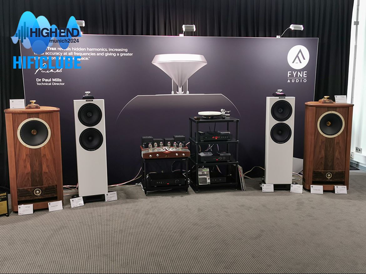 É óbvio que a Fyne Audio tem os mesmos genes (e os mesmos projetistas) da Tannoy. Mas o trabalho que têm feito é fantástico. Ouvi as novas Vintage 12 com o supertweeter SupaTrax e acho que estão no bom caminho.