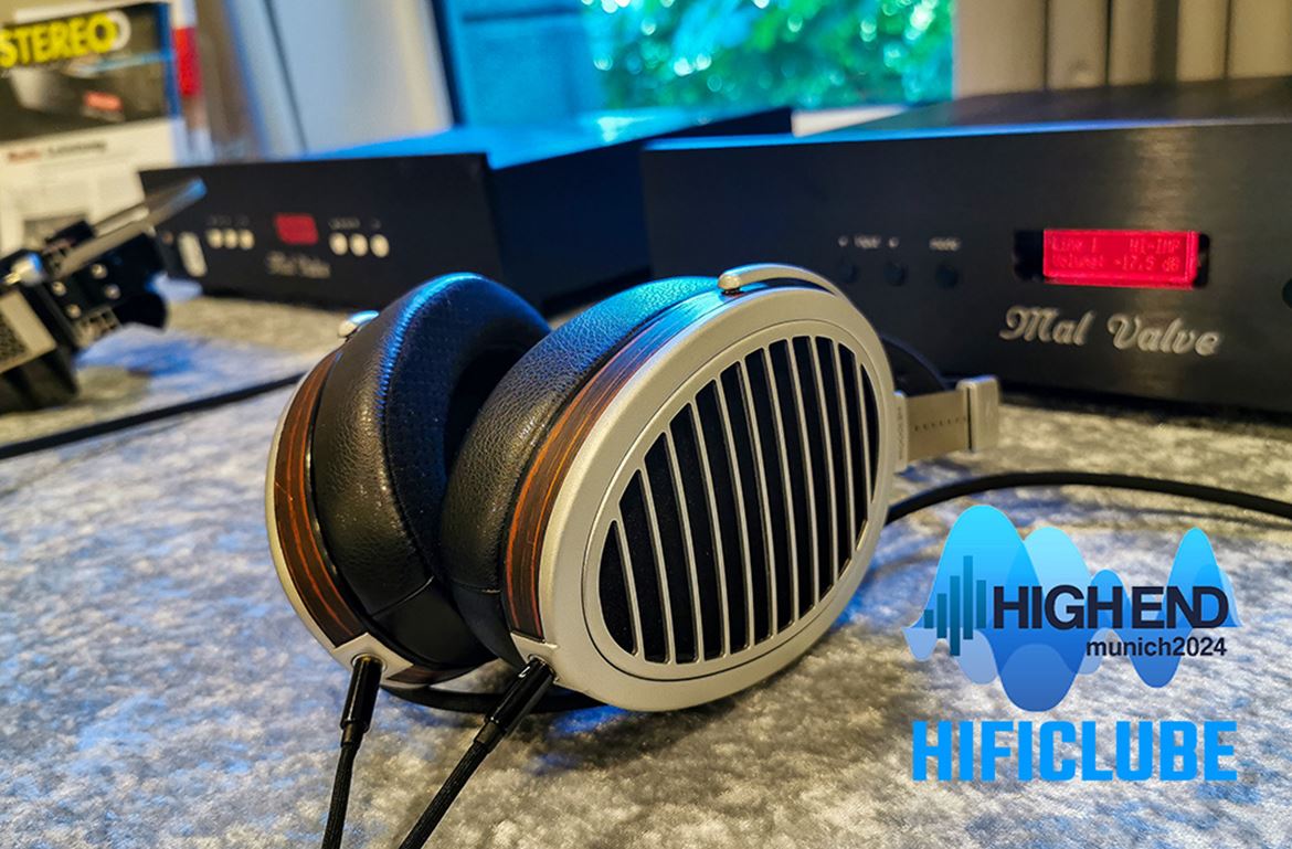 Depois dos Arya Stealth temos agora os Arya Organic, com melhor construção, conforto e som, e elementos decorativos de madeira natural, mantendo os Stealth Magnets e o diafragma Nanometer. O nome Organic inspira-se no som que é mais encorpado e “orgânico”, leia-se mais quente e redondo.