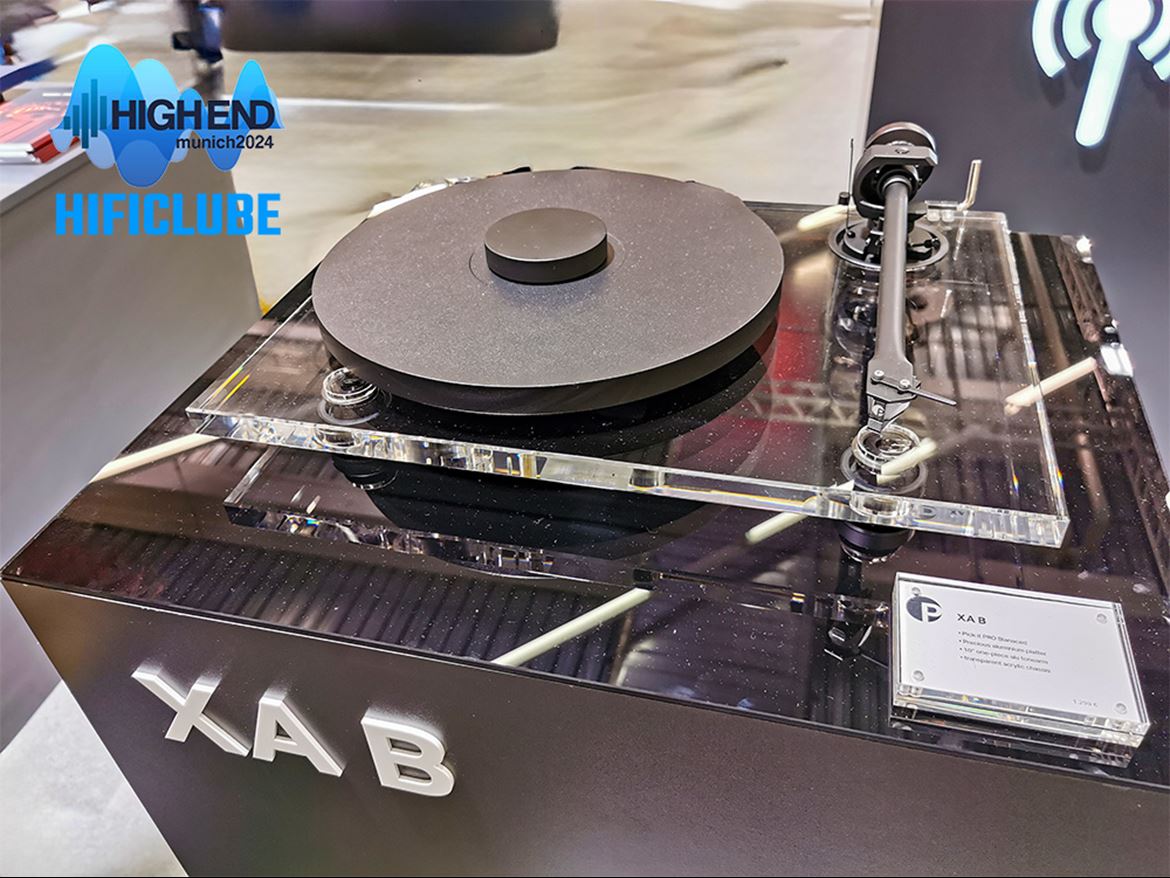 Pro-Ject XA B: Pick It PRO Balanced, prato de alumínio, braço de peça única de 10 polegadas, chassis de acrílico transparente.