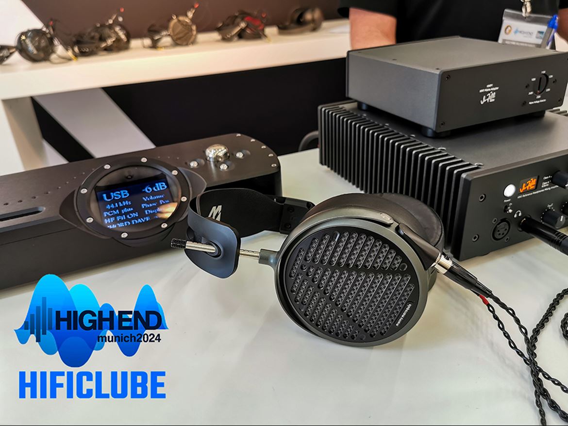 A Audeze demonstrou os MM100 (já apresentados o ano passado em modo protótipo.) Trata-se de uma versão acessível dos MM500, já testados pelo Hificlube (Audeze MM-500 – tuned by Manny Marroquin) e que ganharam um dos nossos Awards 2023: Highend Professional Headphones.