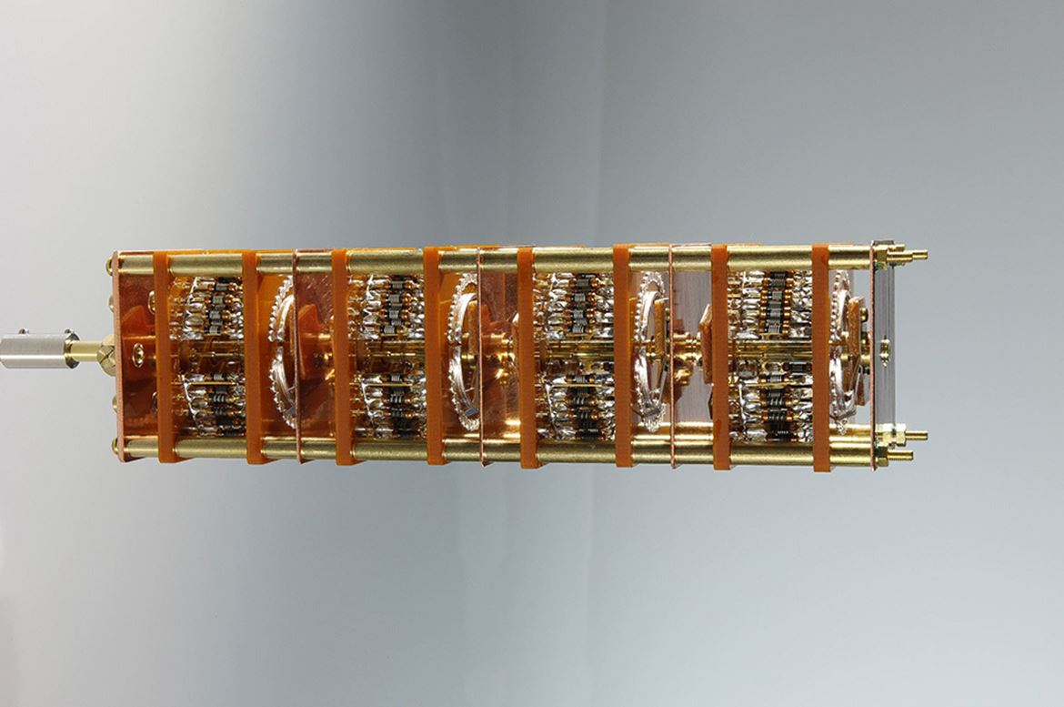 K-15 EX's volume control: It has 256 high-quality audio resistors arranged in an 'L-pad' configuration.