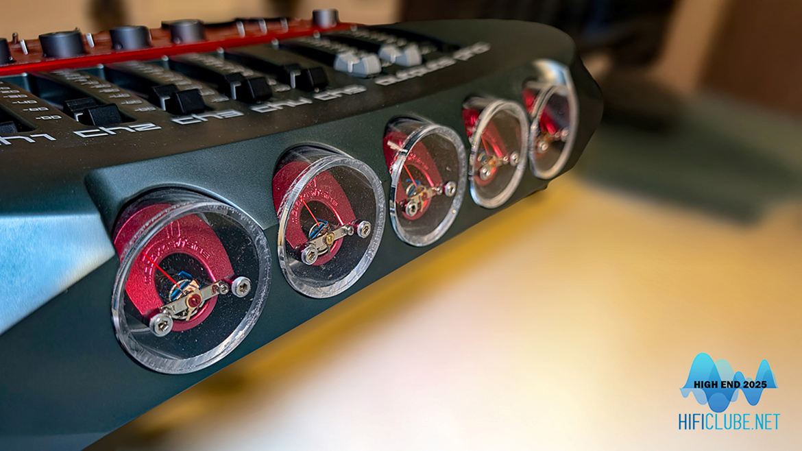 Metaxas MX5 doubles as a phono stage and tape preamplifier