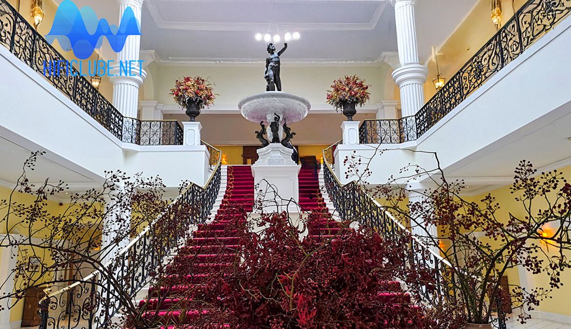 The Yeatman - Escadaria interior.jpg