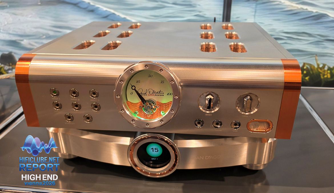D'Agostino Momentum Z Preamplifier.jpg
