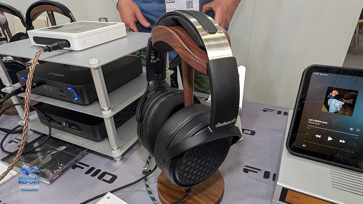 FiiO (Jade Audio) JT9