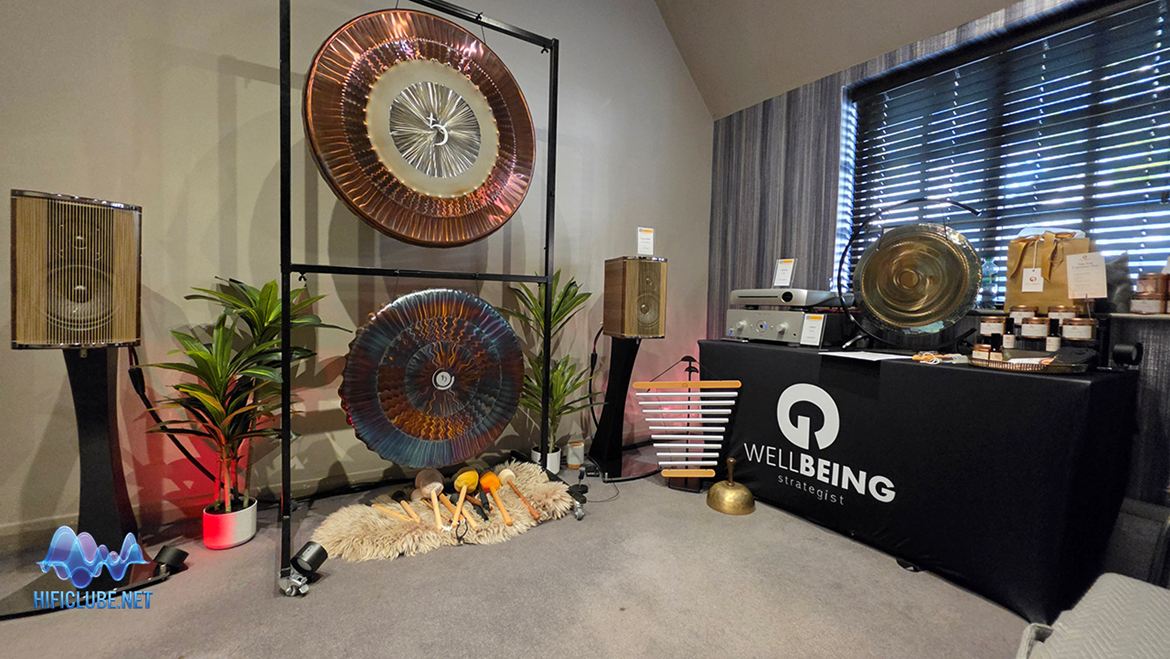 Kingscliffe room: a system comprising an Oladra server, Copland CSA100 amplification, Franco Serblin Accordo Goldberg loudspeakers, and Transparent cables,