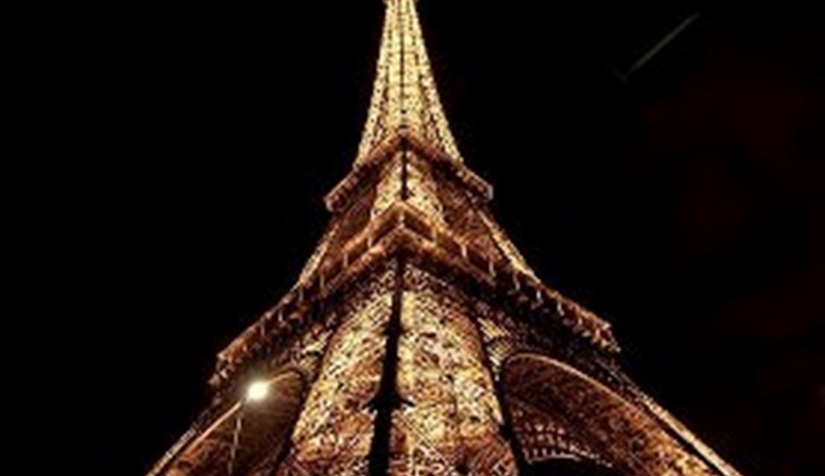 Eifell, a coluna romântica por excelência