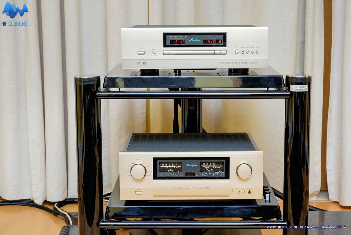 As Lignea foram alimentadas na UAE pelo Accuphase E470 com fonte DD550