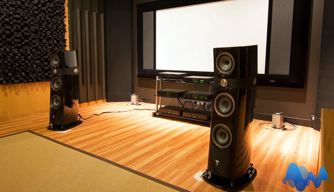 As Focal Sopra nr.2 já treinam para o audioshow 2016, no auditório da Esotérico, na companhia dos Naim, sob as ordens do treinador Alberto Silva