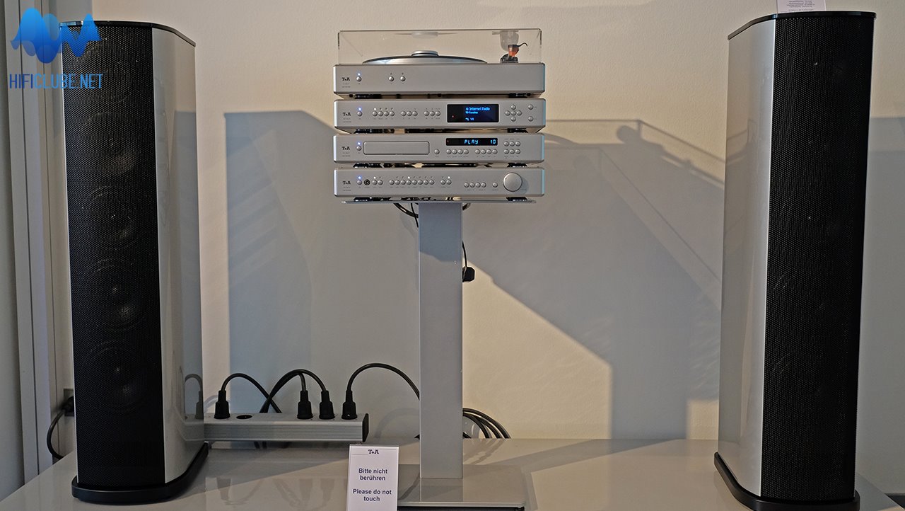 Sistema T+A 1260 R integral, incluindo gira-discos e colunas