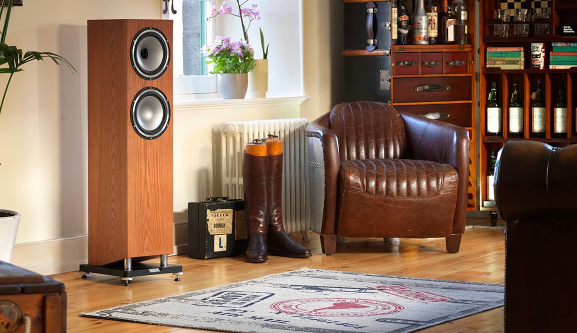 Tannoy XT Series, uma coluna 'residencial' que que o faz sentir em...casa.