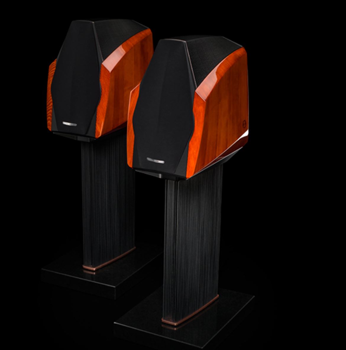 Ex3ma pair sideways with grille
