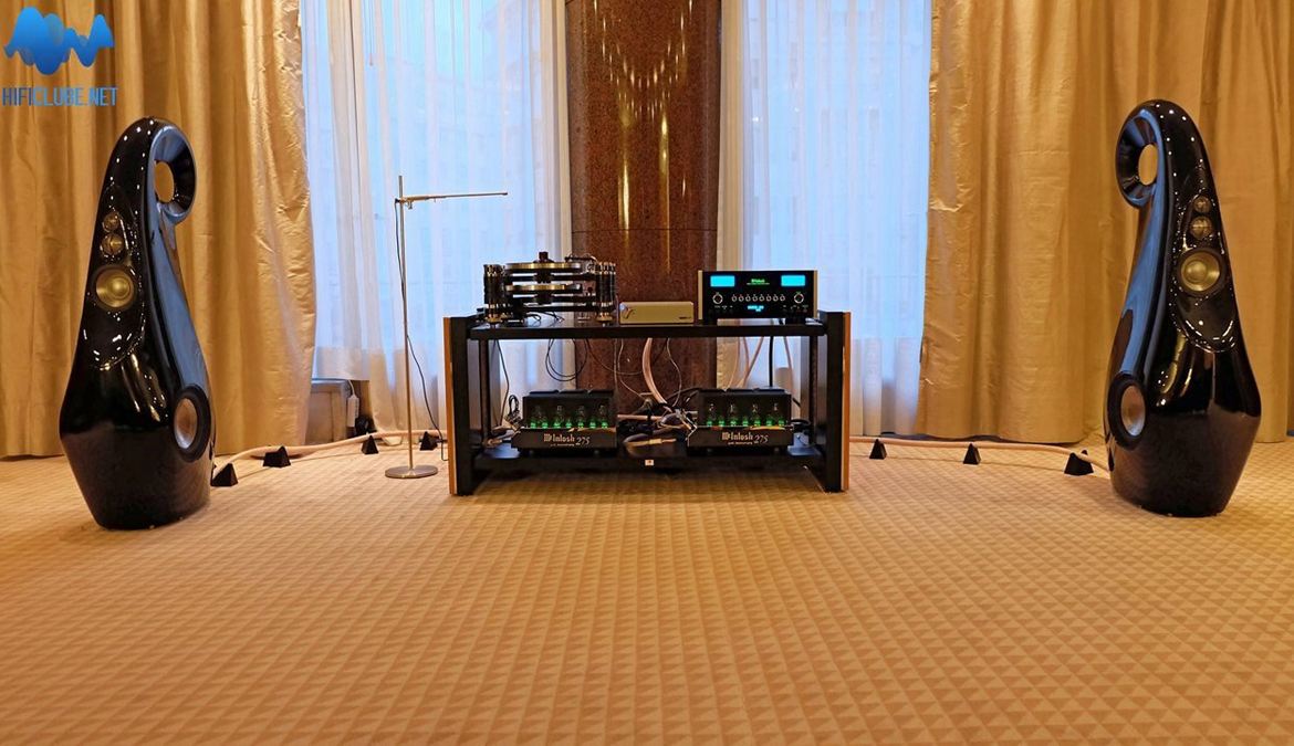 Kronos Sparta, Nagra Phono, McIntosh C50/275 Anniversary, Vivid Giya 2, um sistema de sonho, num hotel de luxo, sob a luz da cidade branca.