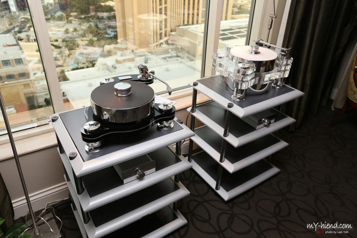 Transrotor: turntable beauty contest in Vegas.
