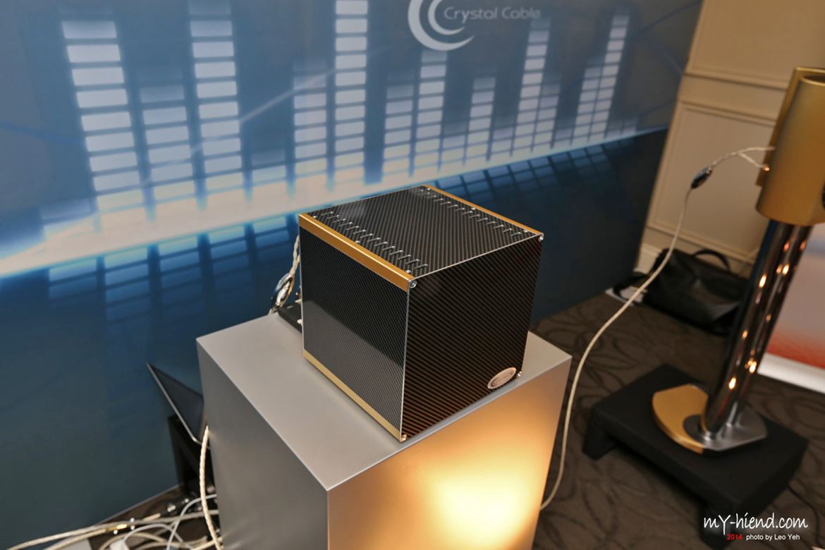 Crystal Cable's magic Cube amplifier based on Siltech technology