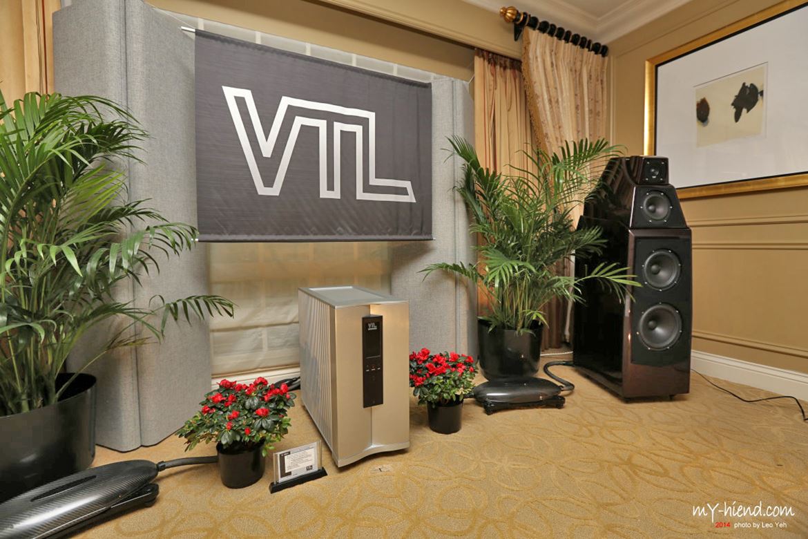 Wilson Audio Alexias were everywhere. Here with VTL amplifiers.
