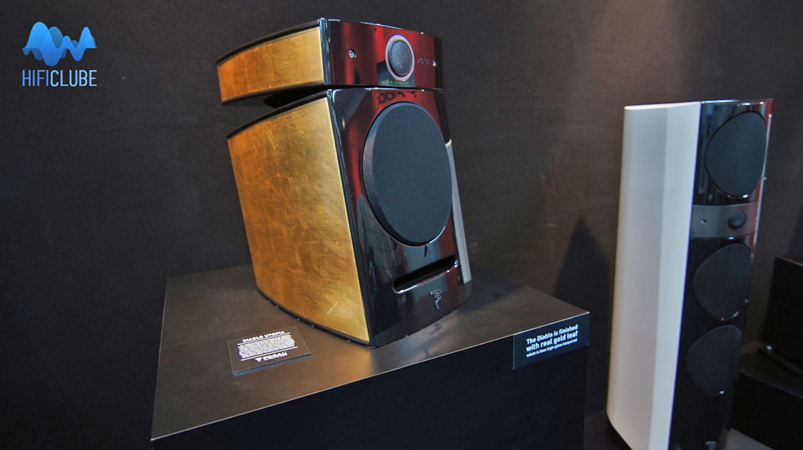 Highend 2013: Focal Diablo Gold. São mesmo forradas a folha de ouro!...