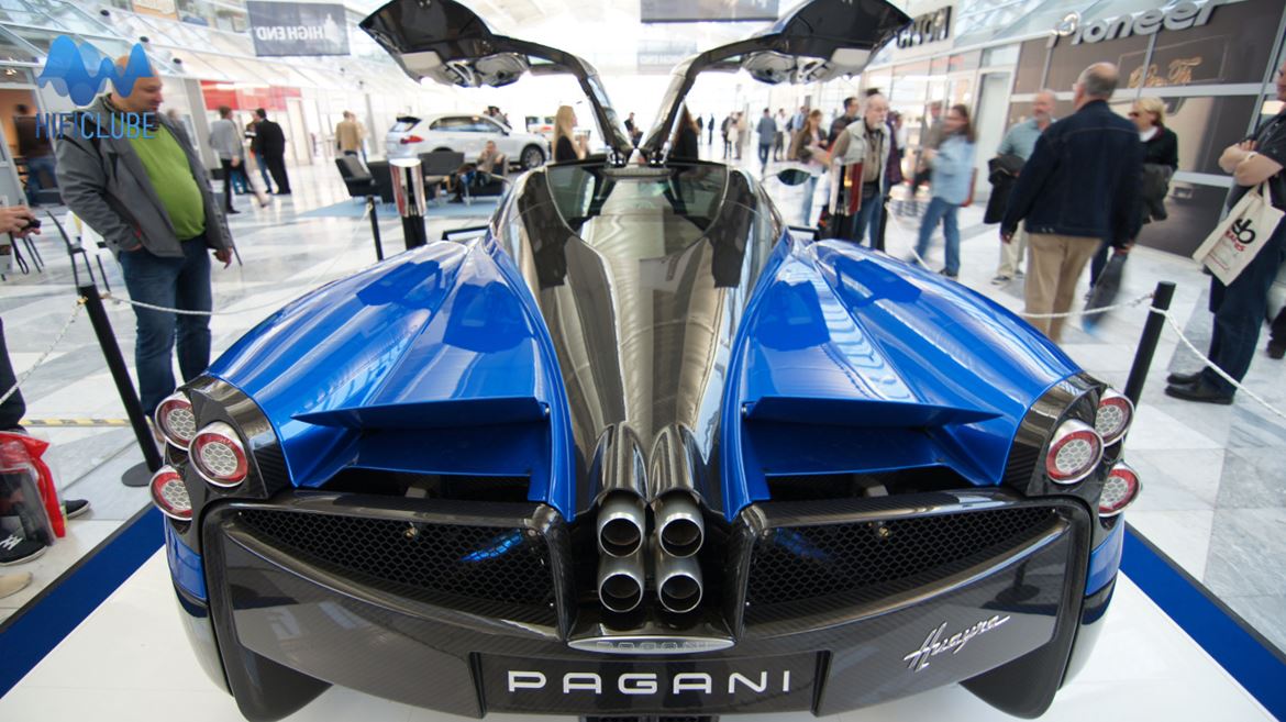 Highend 2013: a traseira do Pagani é igualmente impressionante