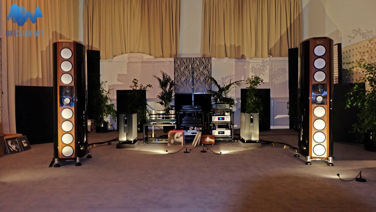 A grande orquestra Sinfónica da UAE em palco: Aurender W20/RB Ultimo MKIIVTL/Marten Supreme II